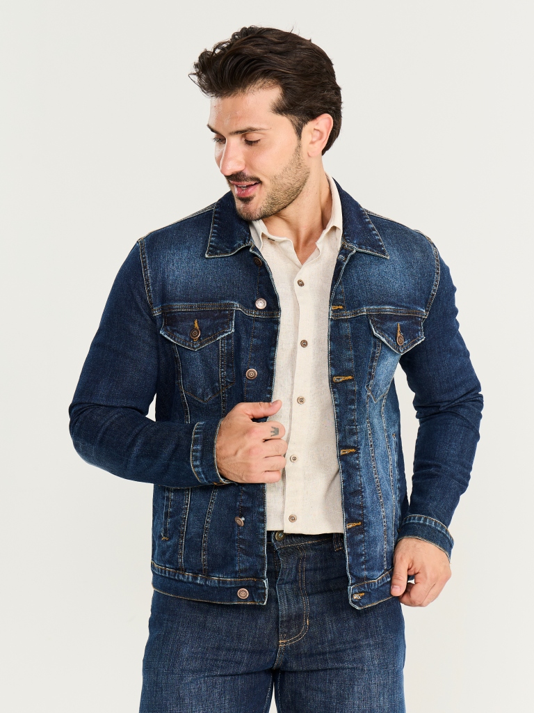 Jaqueta trucker desfiada